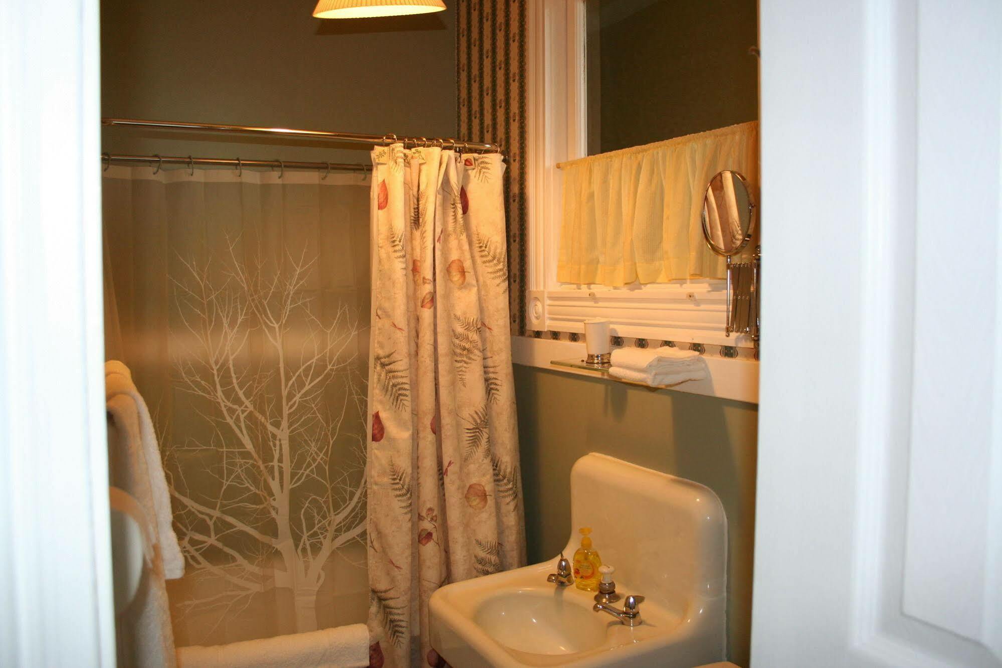 Sackville Bed And Breakfast Екстер'єр фото