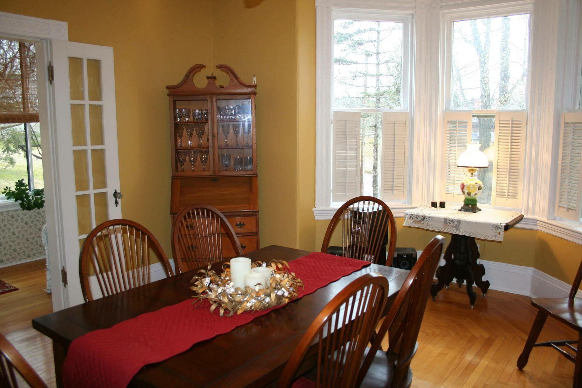 Sackville Bed And Breakfast Екстер'єр фото