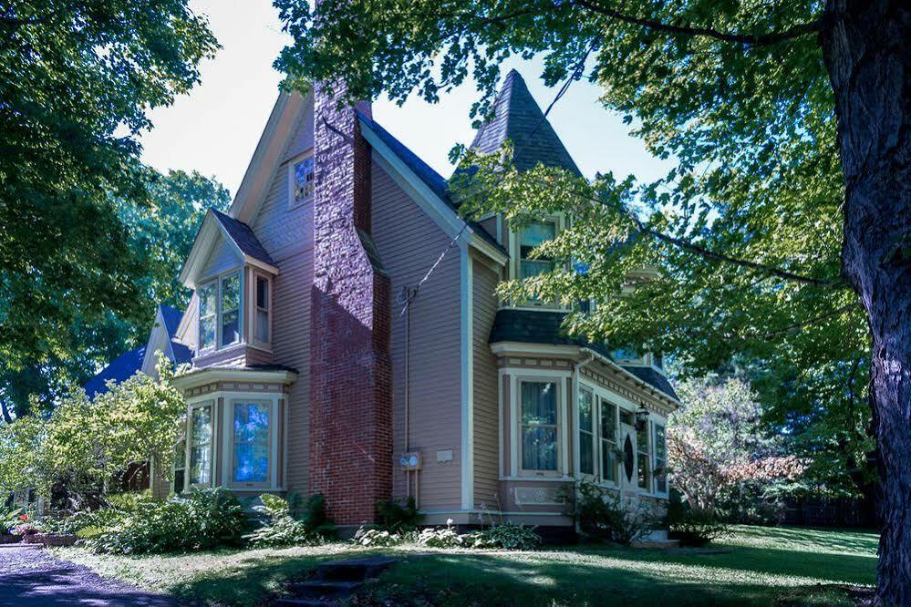 Sackville Bed And Breakfast Екстер'єр фото